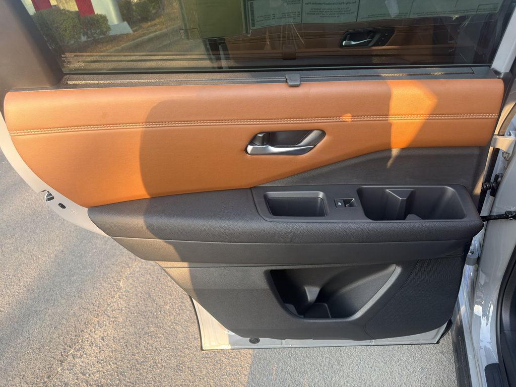 New 2026 Nissan Pathfinder Platinum image 33