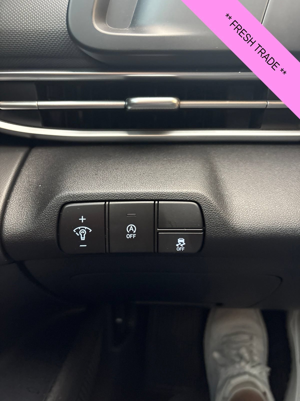 Certified 2024 Hyundai Elantra SE FWD image 11