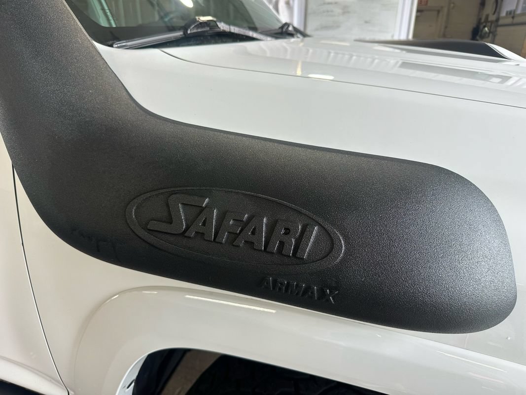 Used 2021 Toyota 4Runner Venture w/ Moonroof Package AWD/4WD image 9