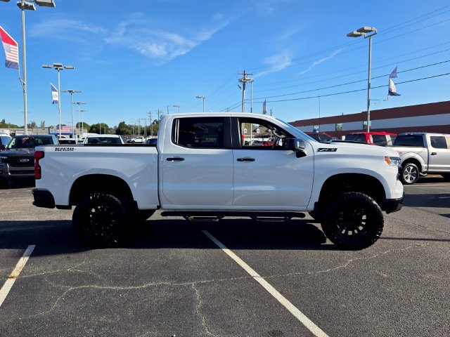 Used 2023 Chevrolet Silverado 1500 LT Trail Boss w/ LT Trail Boss Premium Package AWD/4WD image 9