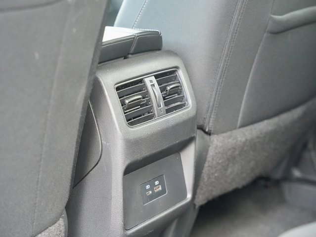 Used 2023 Nissan Rogue SV image 12