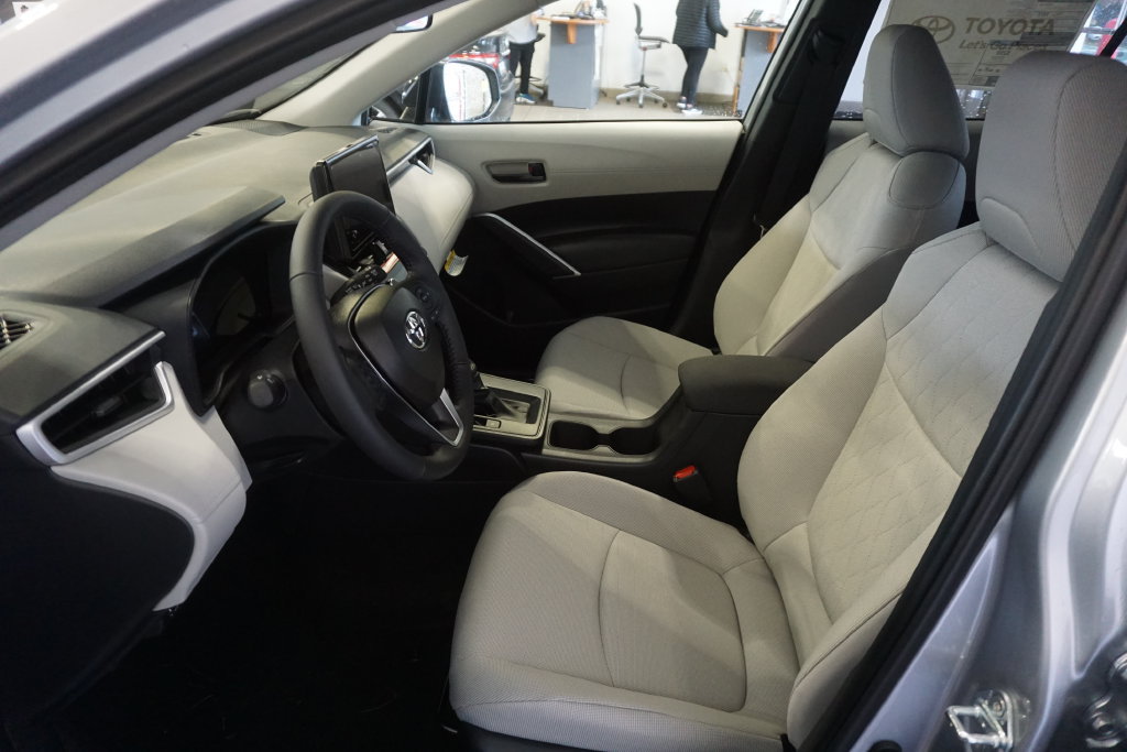 New 2026 Toyota Corolla Cross LE AWD/4WD image 19