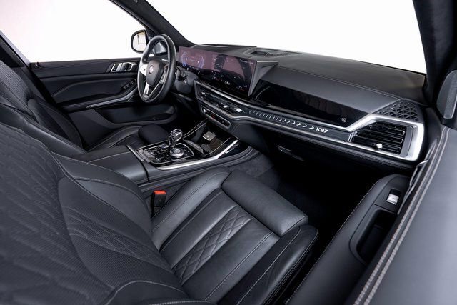 Used 2025 BMW ALPINA XB7 image 57