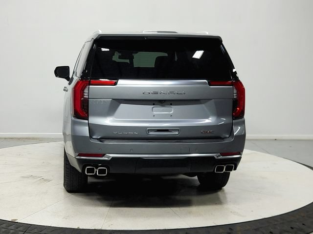 Used 2025 GMC Yukon Denali RWD image 7