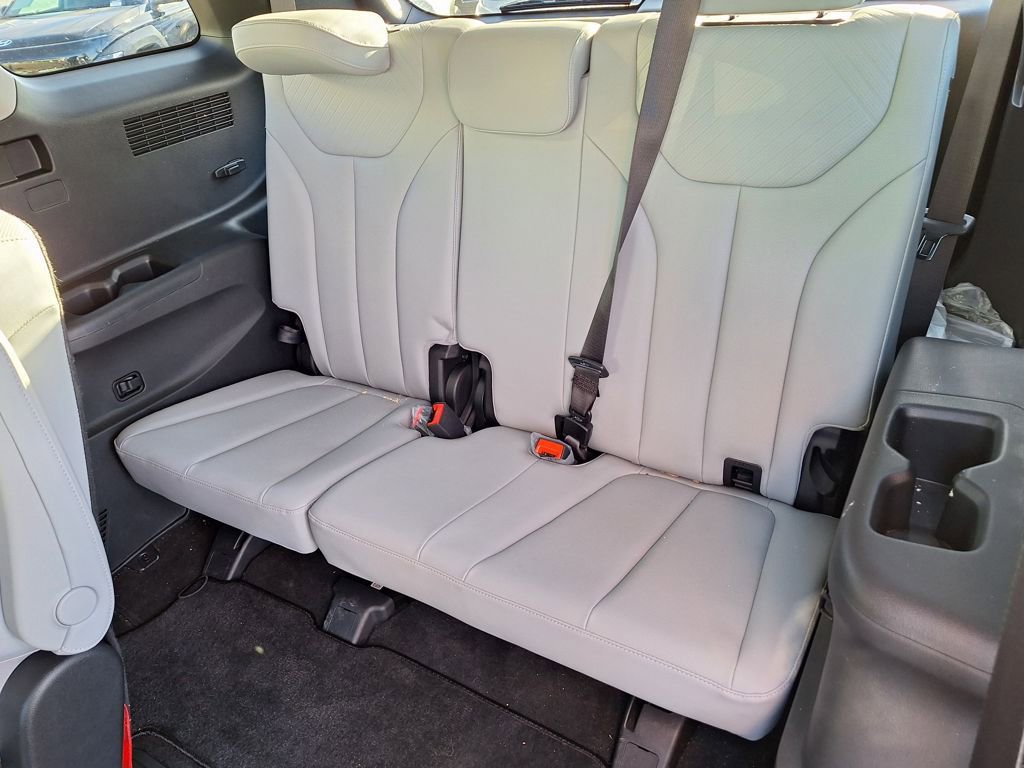Used 2024 Hyundai Palisade SEL w/ Premium Package image 13