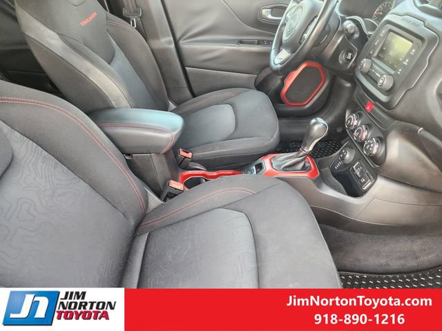 Used 2016 Jeep Renegade Trailhawk AWD/4WD image 16