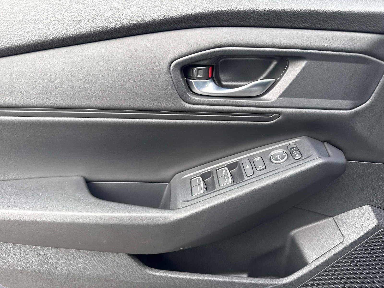 Certified 2023 Honda Accord EX image 17