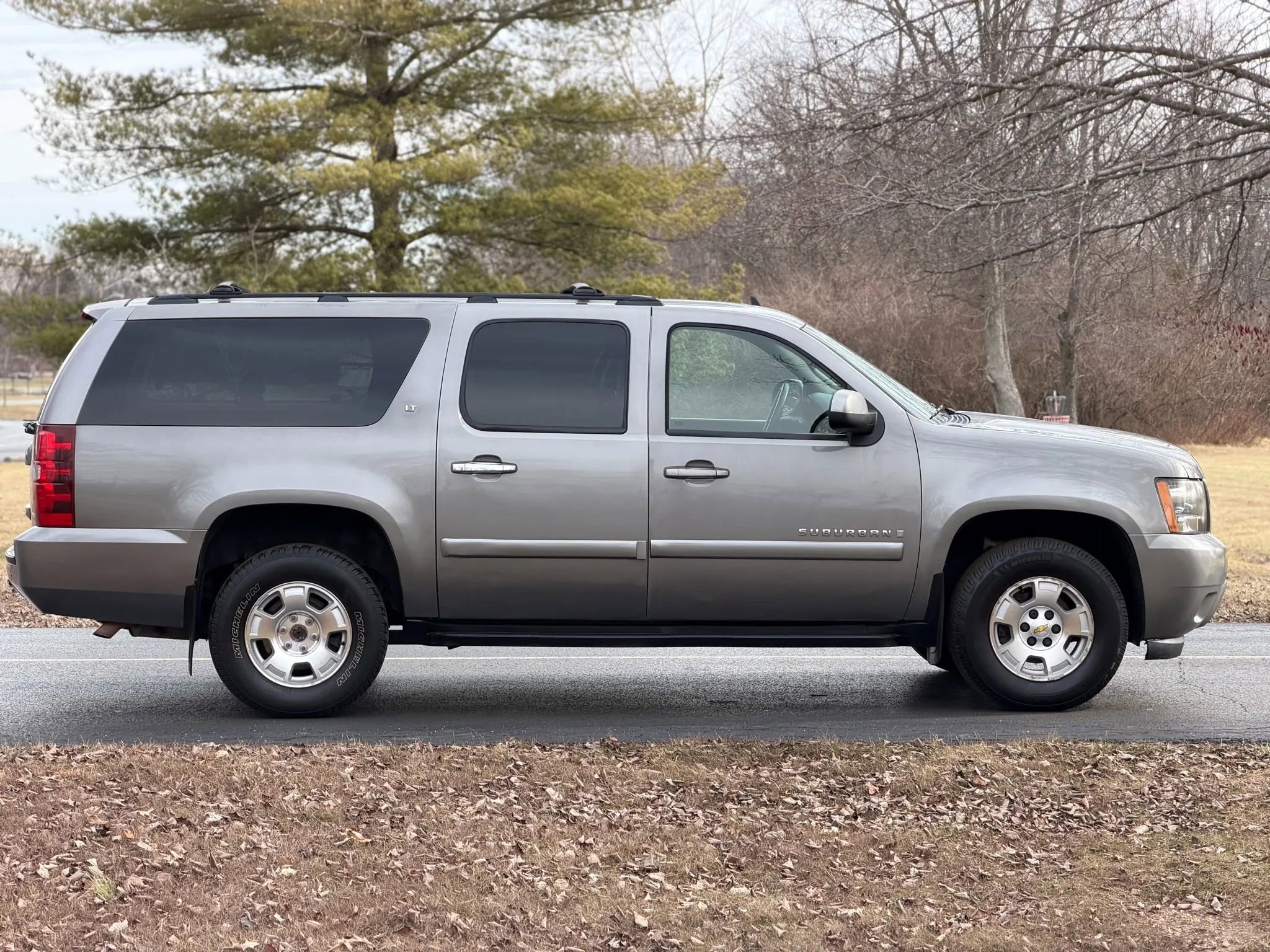 Used 2008 Chevrolet Suburban LT w/ LT Preferred Equipment Group image 7