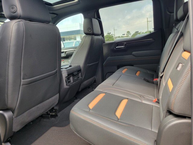 Used 2025 GMC Sierra 1500 AT4 w/ AT4 Premium Package AWD/4WD image 24