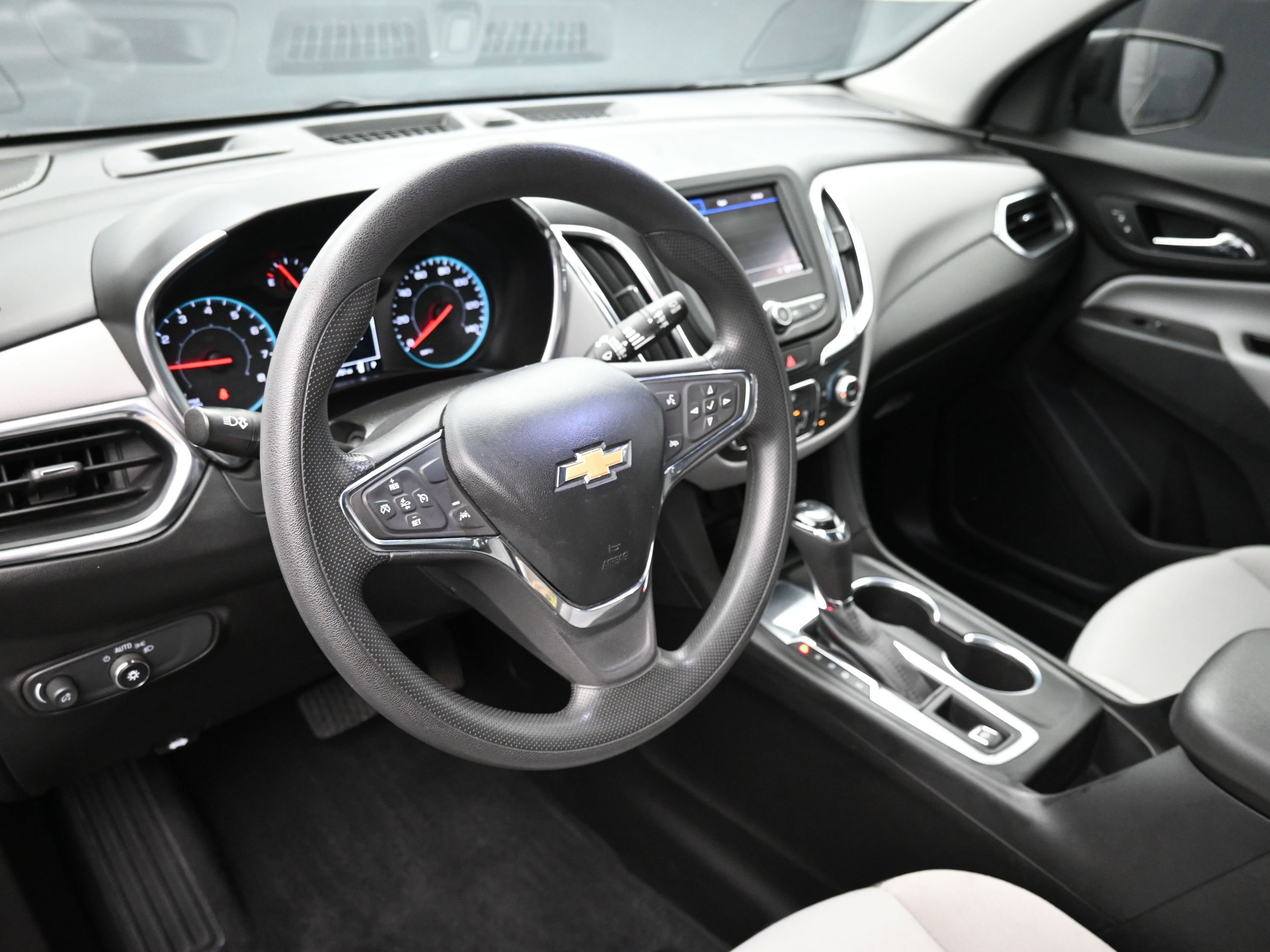 Used 2021 Chevrolet Equinox LS w/ LS Convenience Package image 7