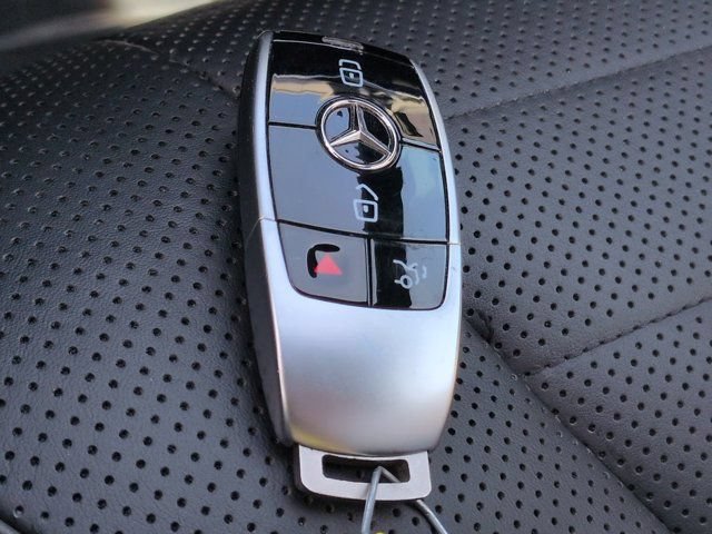Used 2020 Mercedes-Benz S 560 4MATIC Sedan image 29