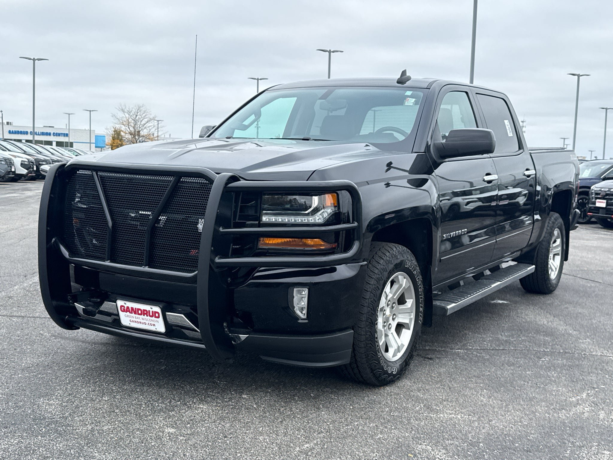 Used 2017 Chevrolet Silverado 1500 LT w/ All Star Edition AWD/4WD image 2