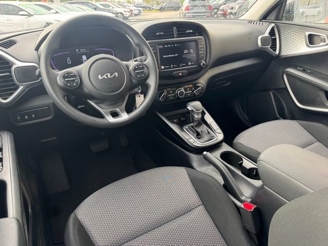 Certified 2025 Kia Soul LX image 15