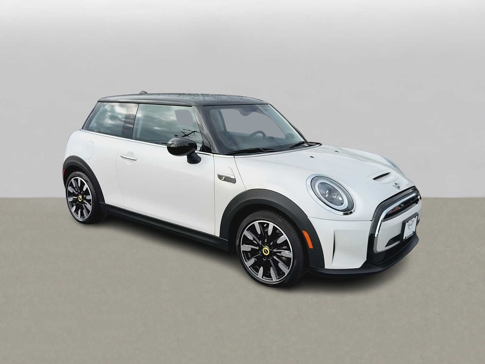 Used 2024 MINI Cooper SE FWD image 2