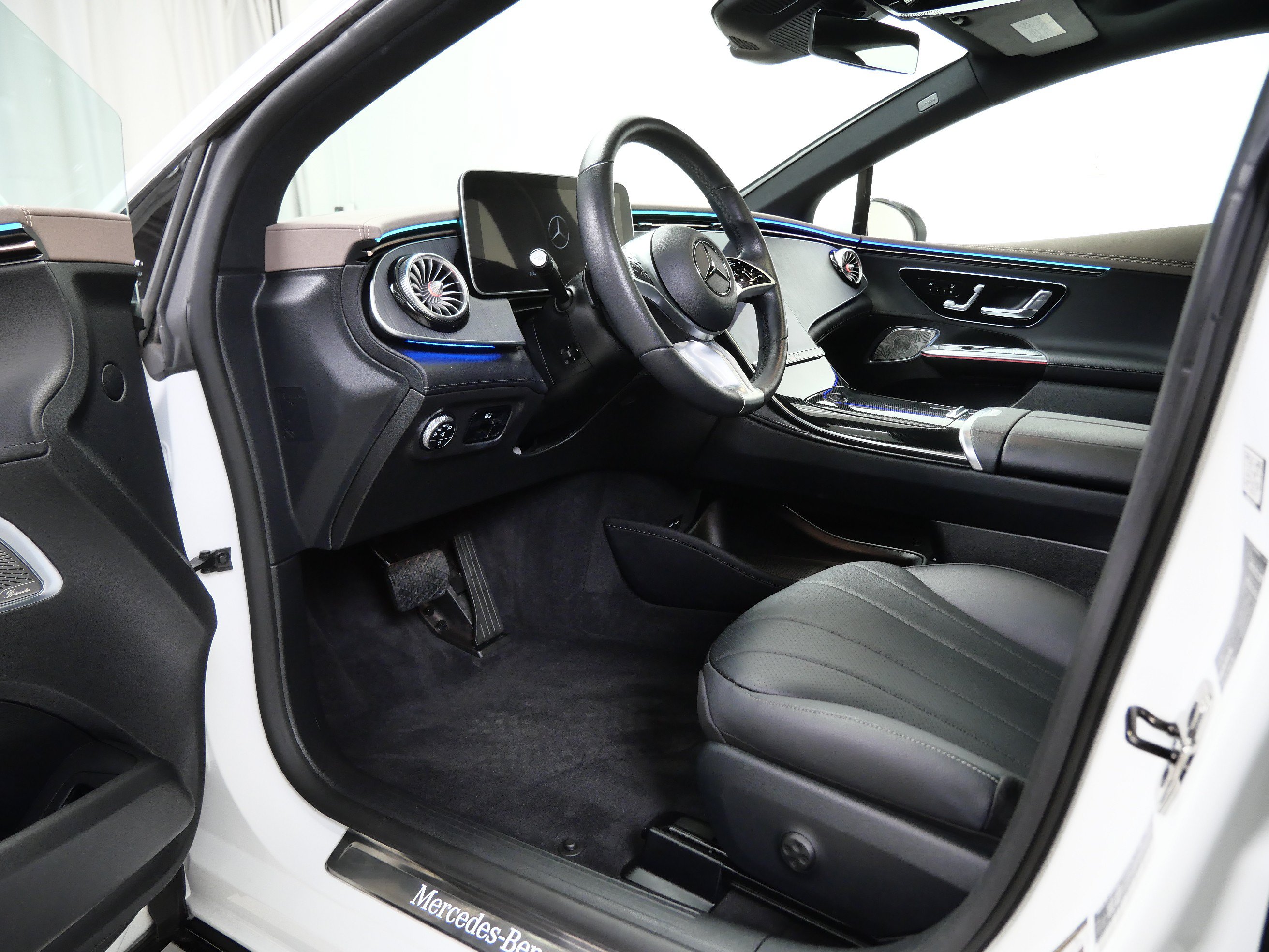 Certified 2023 Mercedes-Benz EQE 350+ 4MATIC Sedan image 15