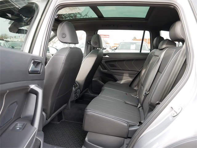 Certified 2024 Volkswagen Tiguan SE R-Line image 17