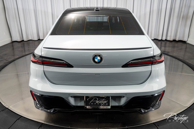 Used 2023 BMW 740i w/ Parking Assistance Package image 16