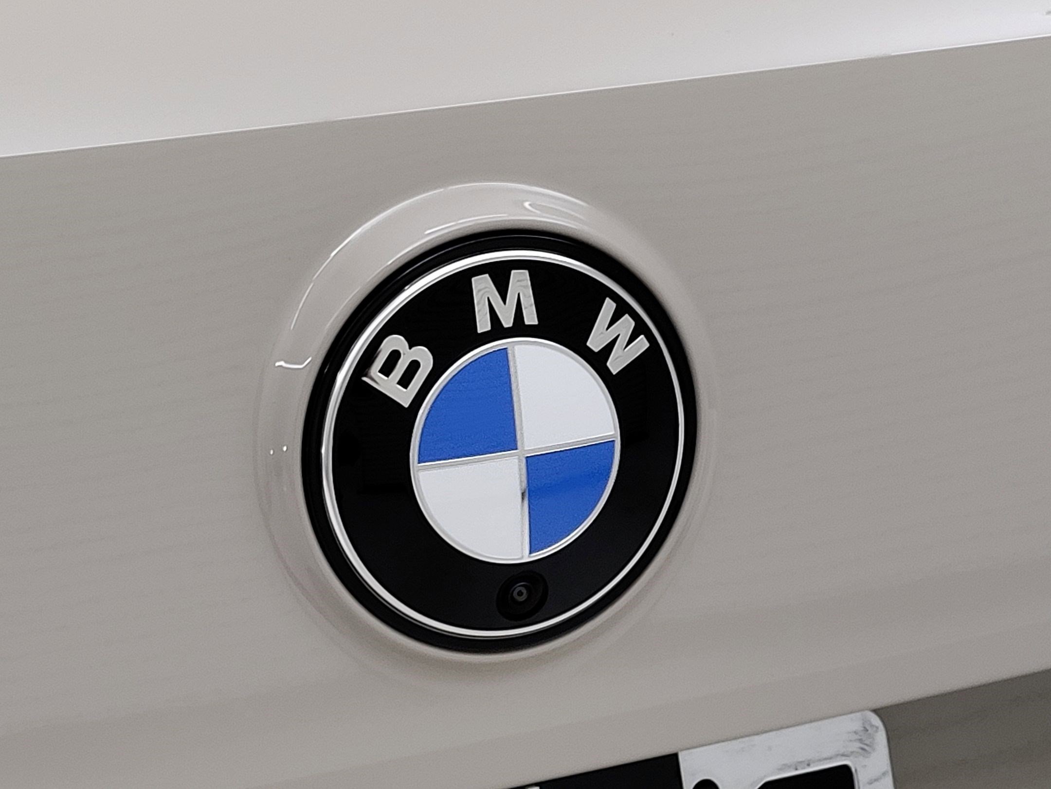 New 2026 BMW iX M70 image 9