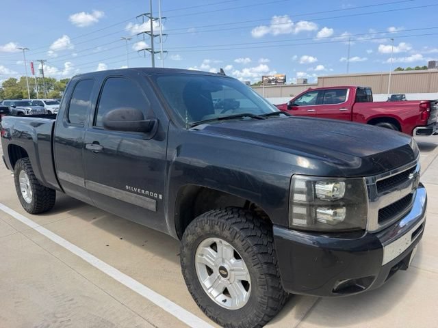 Used 2009 Chevrolet Silverado 1500 LT w/ Power Pack Plus AWD/4WD image 2