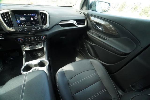 Used 2024 GMC Terrain Denali w/ Black Diamond Edition image 14