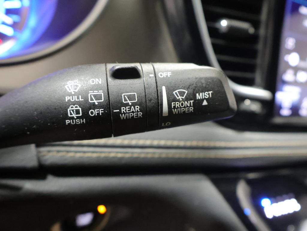 Used 2021 Chrysler Pacifica Limited w/ Uconnect Theater Family Group FWD image 33