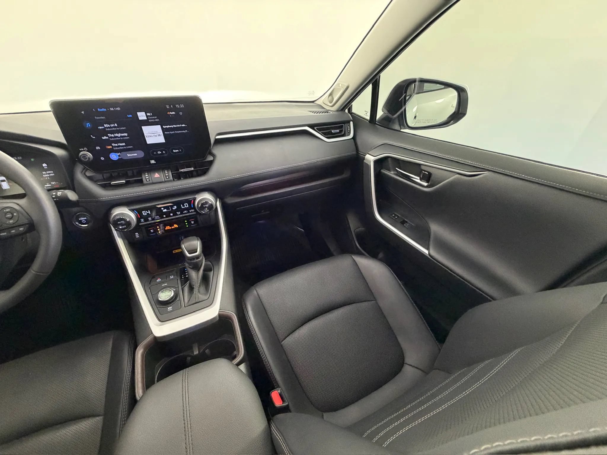 Used 2024 Toyota RAV4 Limited w/ Advanced Technology Package AWD/4WD image 13