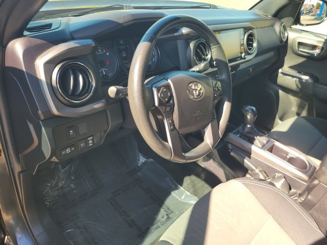 Used 2022 Toyota Tacoma TRD Off-Road w/ Technology Package AWD/4WD image 12