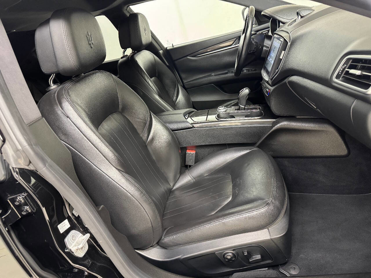 Used 2017 Maserati Ghibli image 25