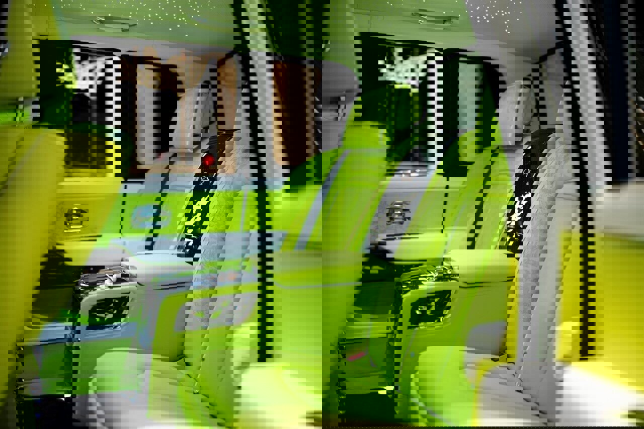 Used 2025 Rolls-Royce Cullinan Black Badge w/ Leather Finishing Pack image 31