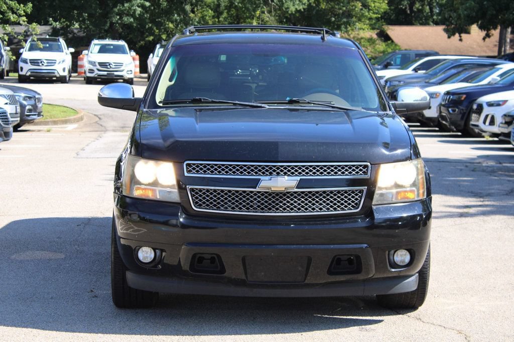 Used 2011 Chevrolet Suburban LTZ RWD image 2