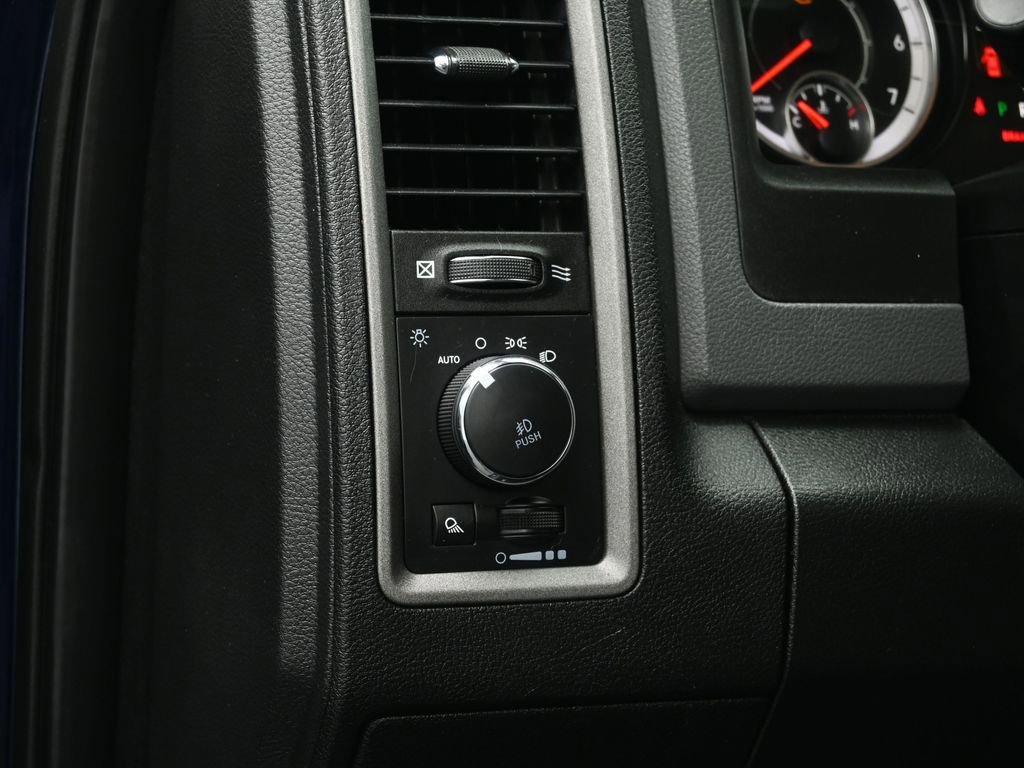 Used 2018 RAM 1500 Express image 12