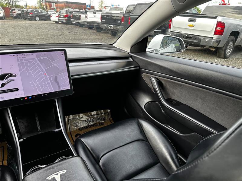 Used 2018 Tesla Model 3 Long Range RWD image 29
