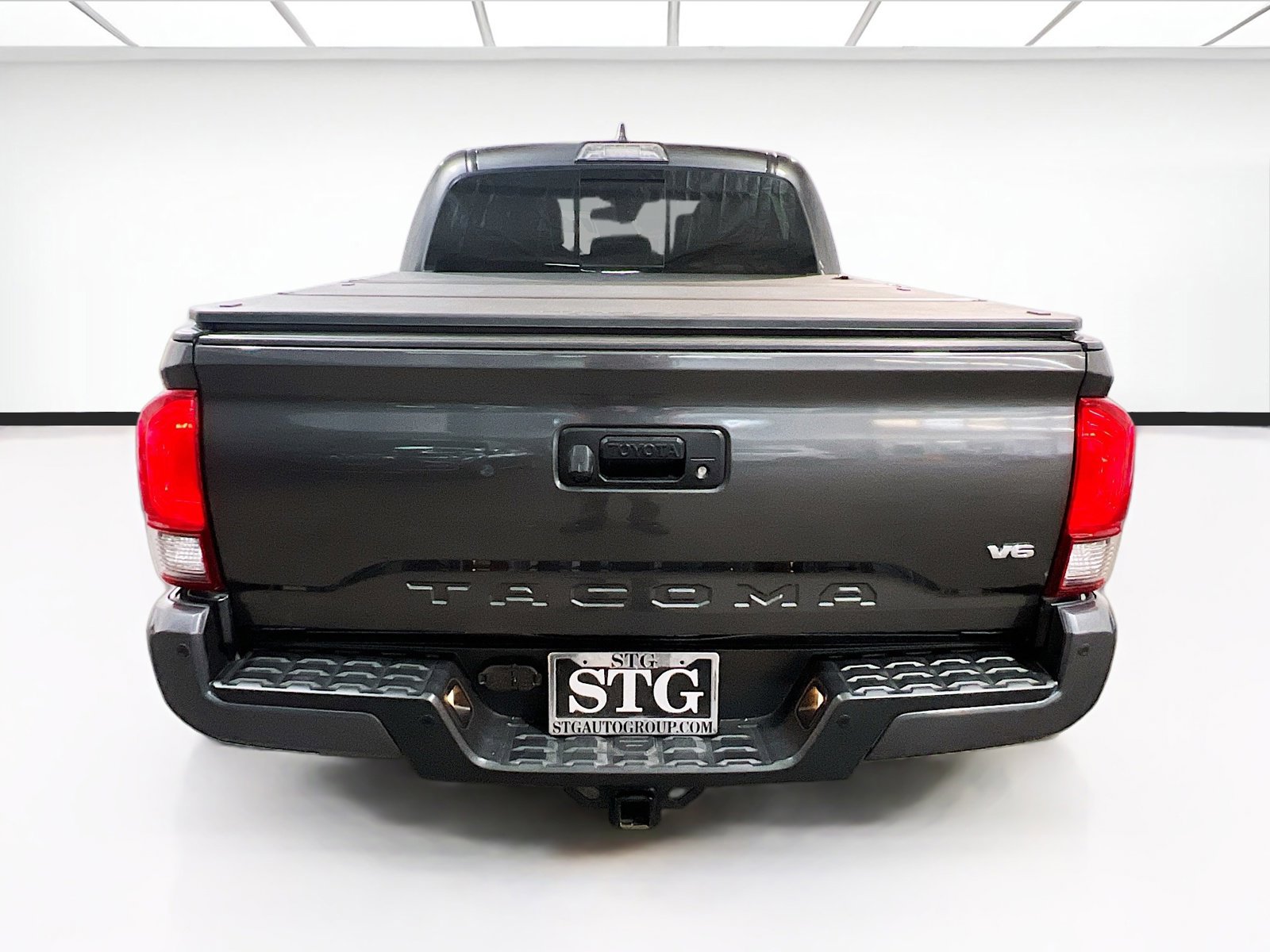 Used 2018 Toyota Tacoma TRD Off-Road AWD/4WD image 5
