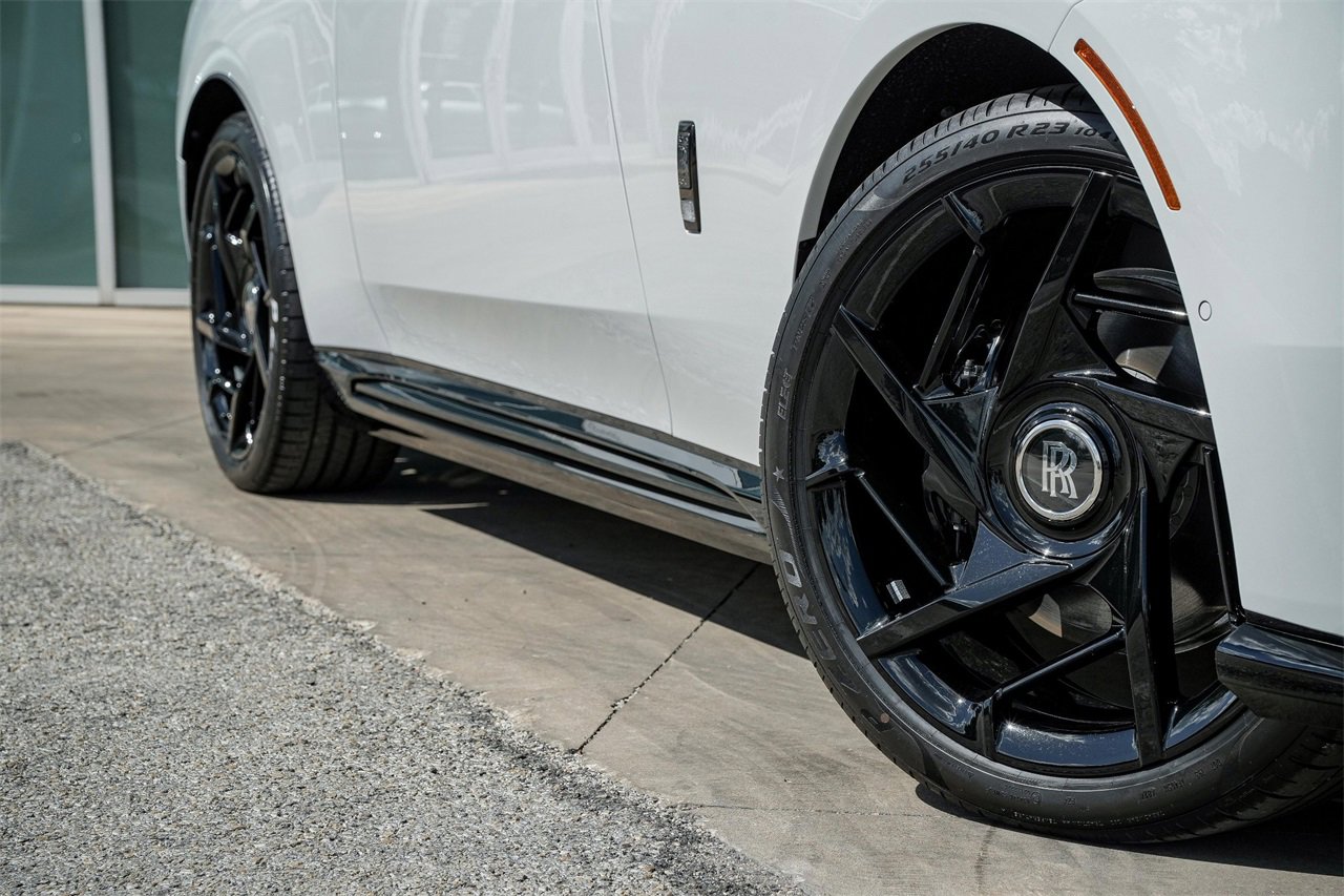 New 2025 Rolls-Royce Spectre Black Badge image 2