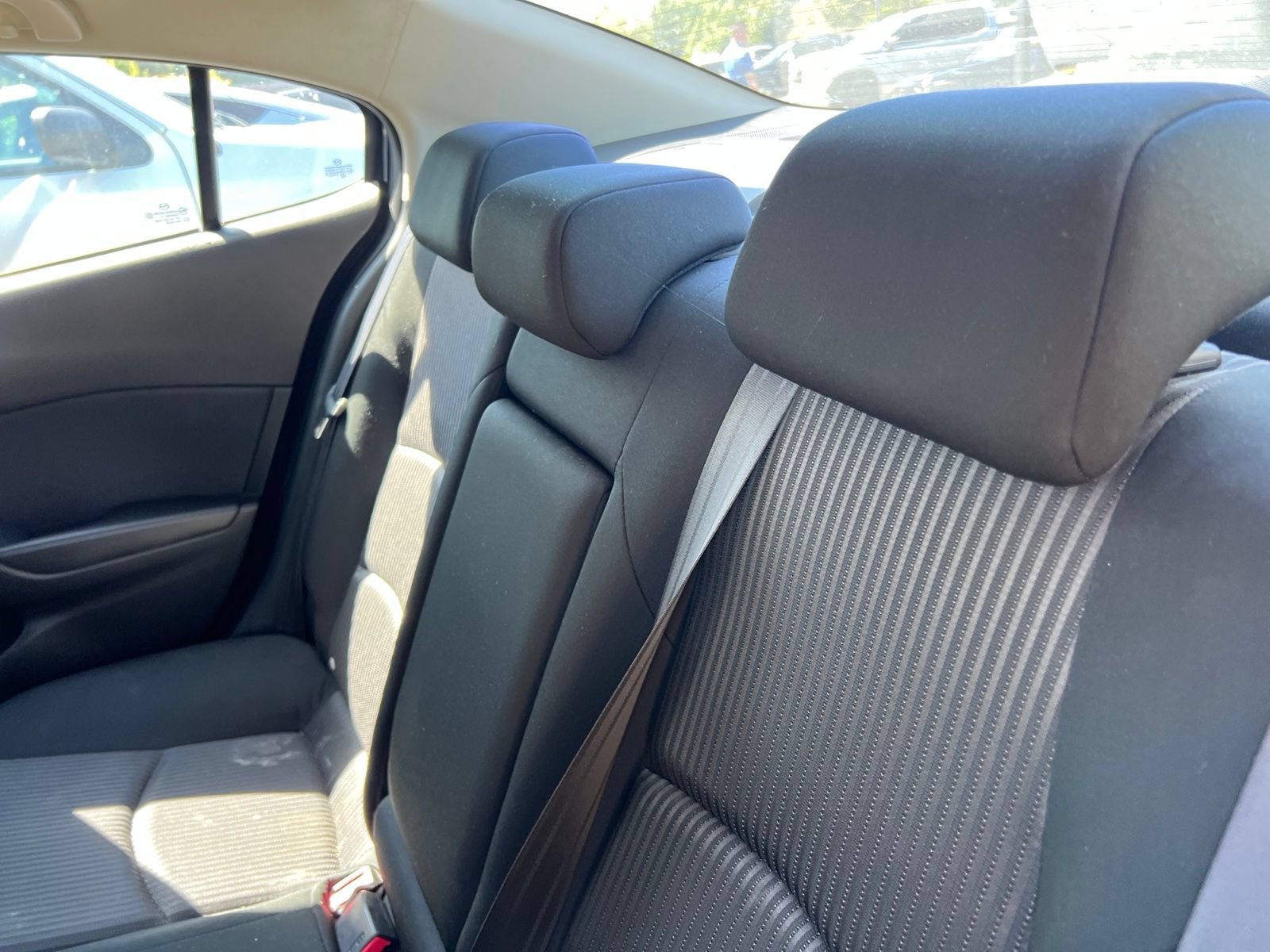 Used 2015 MAZDA MAZDA3 i Touring w/ Technology Package FWD image 9