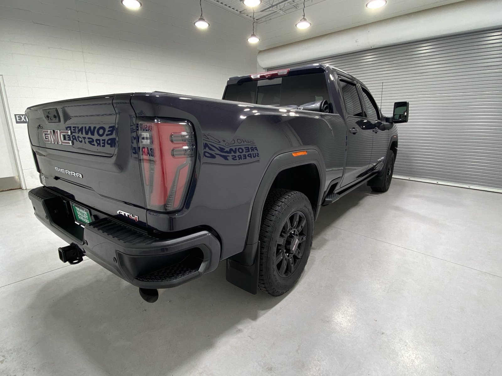 Used 2024 GMC Sierra 2500 AT4 w/ AT4 Premium Plus Package AWD/4WD image 8