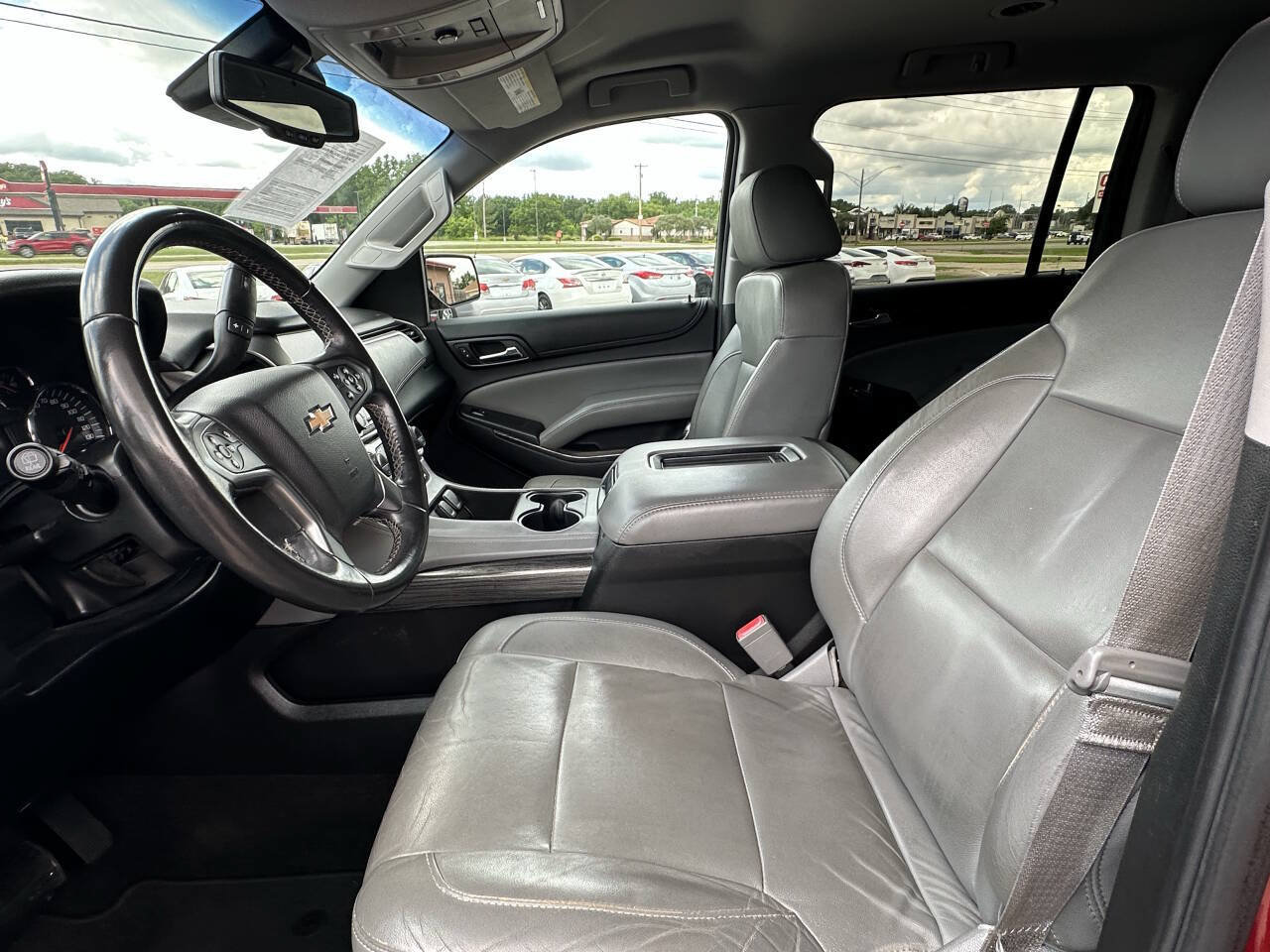 Used 2015 Chevrolet Suburban LT RWD image 11
