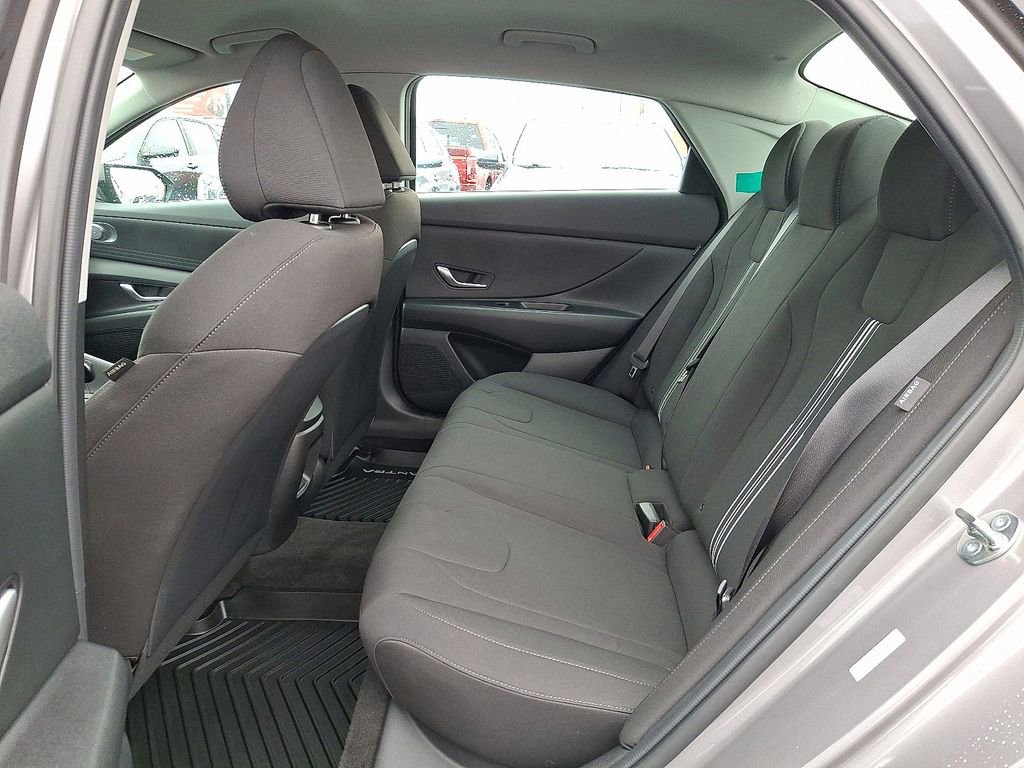 Used 2024 Hyundai Elantra SEL image 9