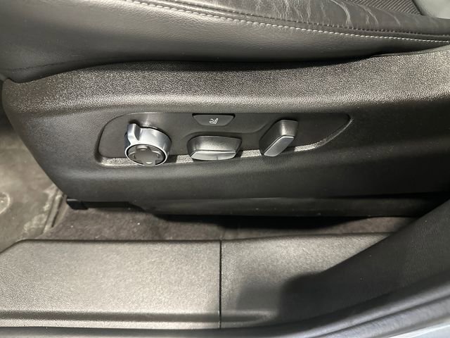 Used 2023 Cadillac XT4 Premium Luxury image 30