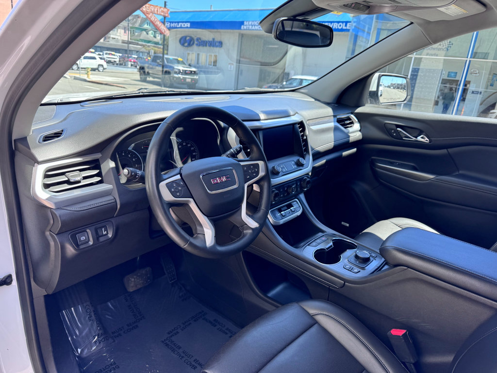 Used 2023 GMC Acadia SLT AWD/4WD image 4