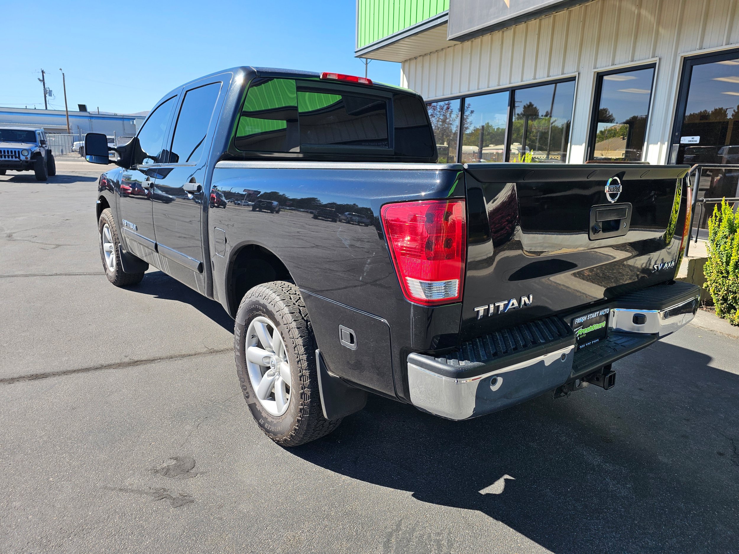 Used 2015 Nissan Titan PRO-4X AWD/4WD image 5