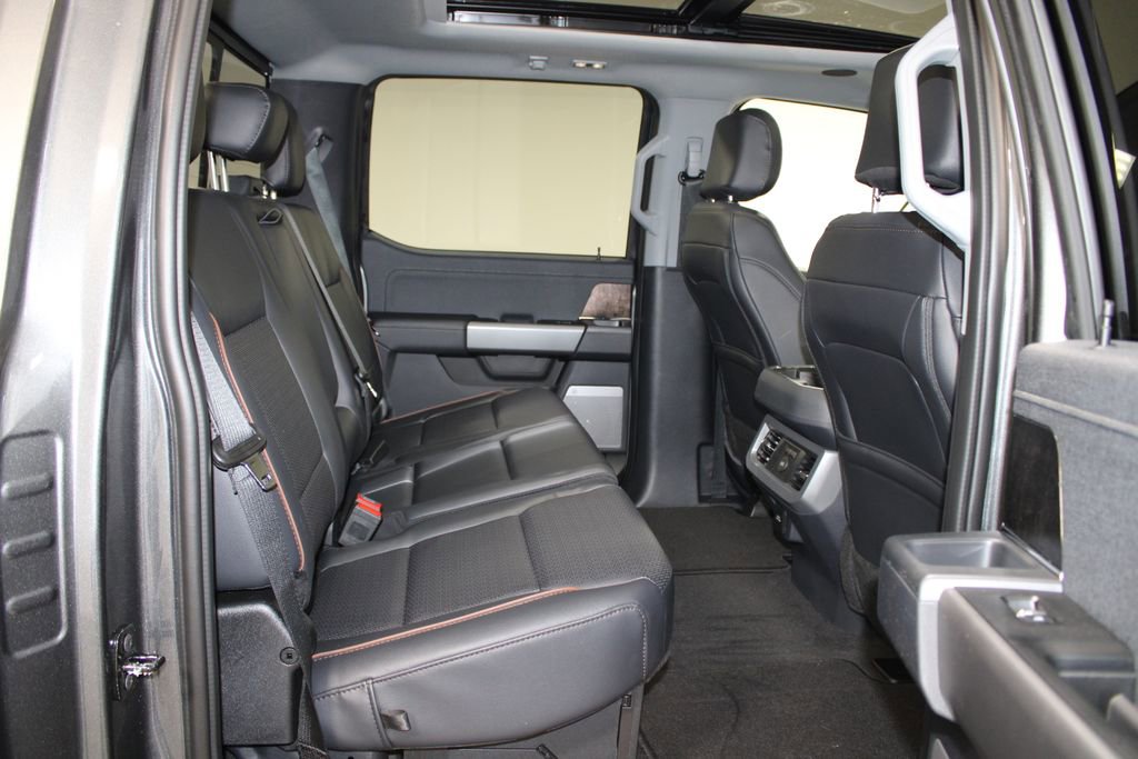 New 2026 Ford F250 Lariat w/ Black Appearance Package image 32