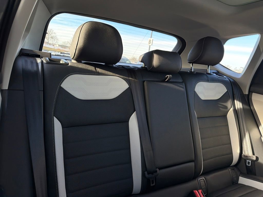 New 2026 Volkswagen Taos SEL image 36