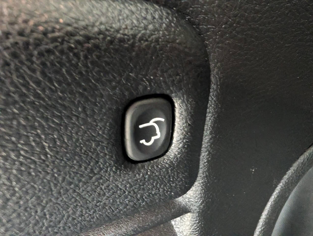 Used 2022 Jeep Grand Cherokee Altitude AWD/4WD image 24