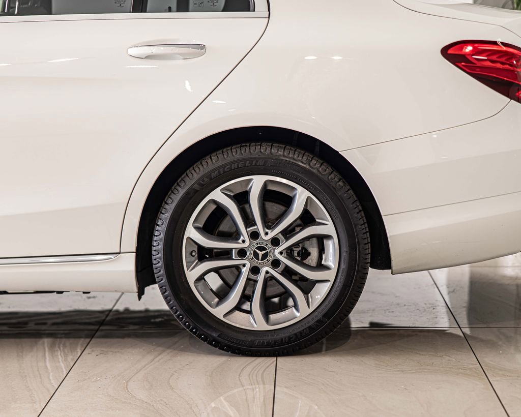 Used 2018 Mercedes-Benz C 300 4MATIC Sedan image 7