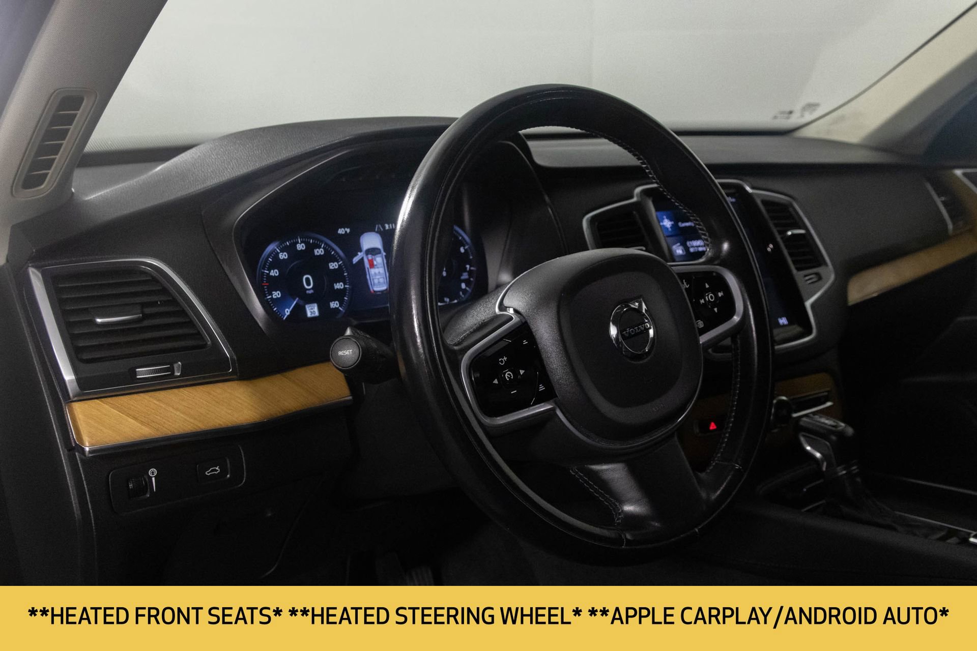 Used 2021 Volvo XC90 T6 Momentum w/ Protection Package image 4