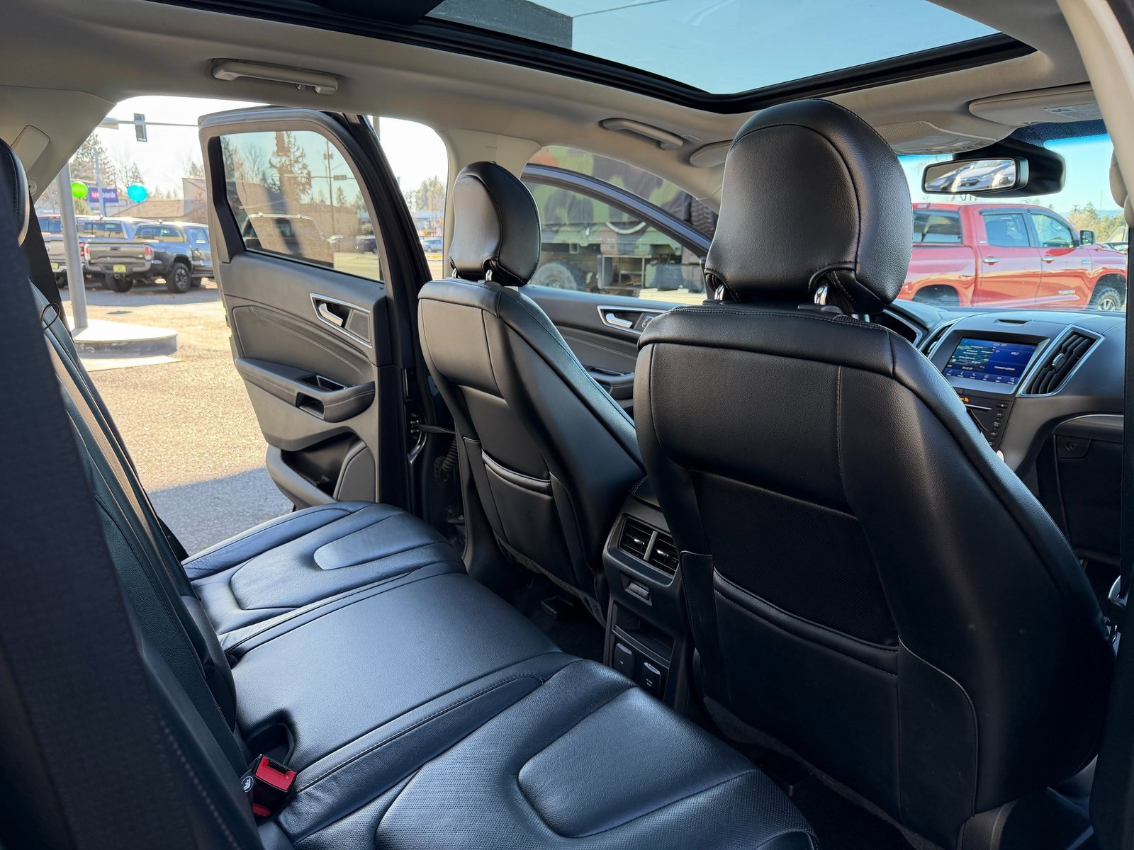 Used 2019 Ford Edge Titanium w/ Equipment Group 301A image 13