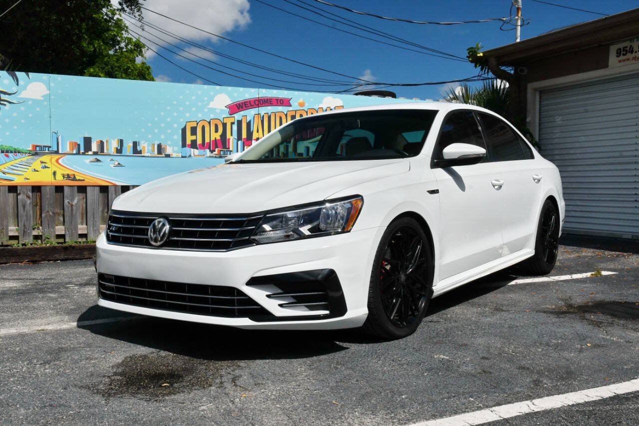 Used 2018 Volkswagen Passat 2.0T R-Line FWD image 3