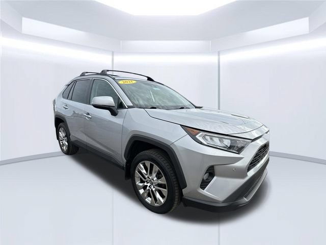 Used 2021 Toyota RAV4 XLE Premium AWD/4WD image 29