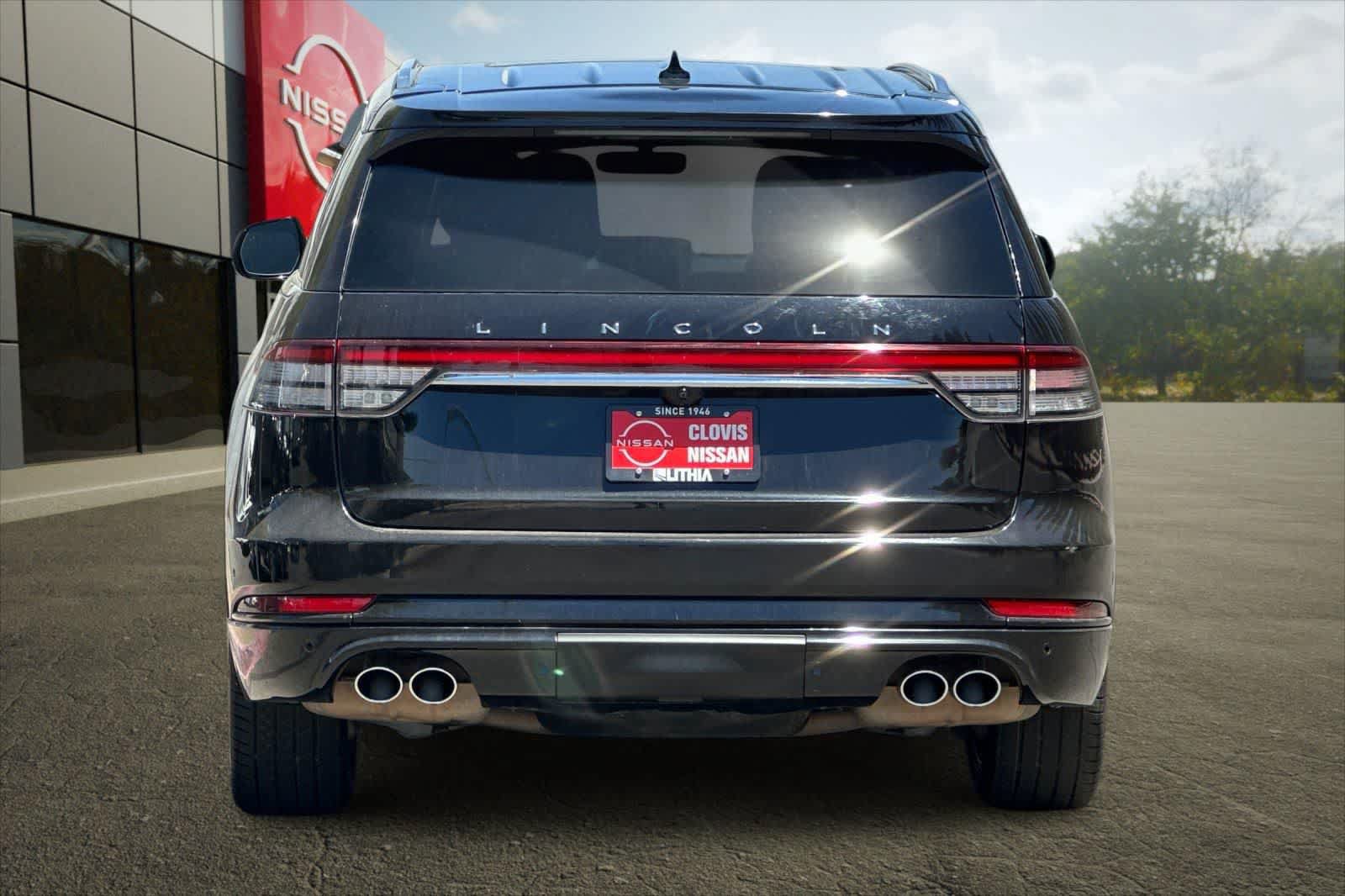 Used 2022 Lincoln Aviator Grand Touring w/ Class IV Trailer Tow Package AWD/4WD image 8